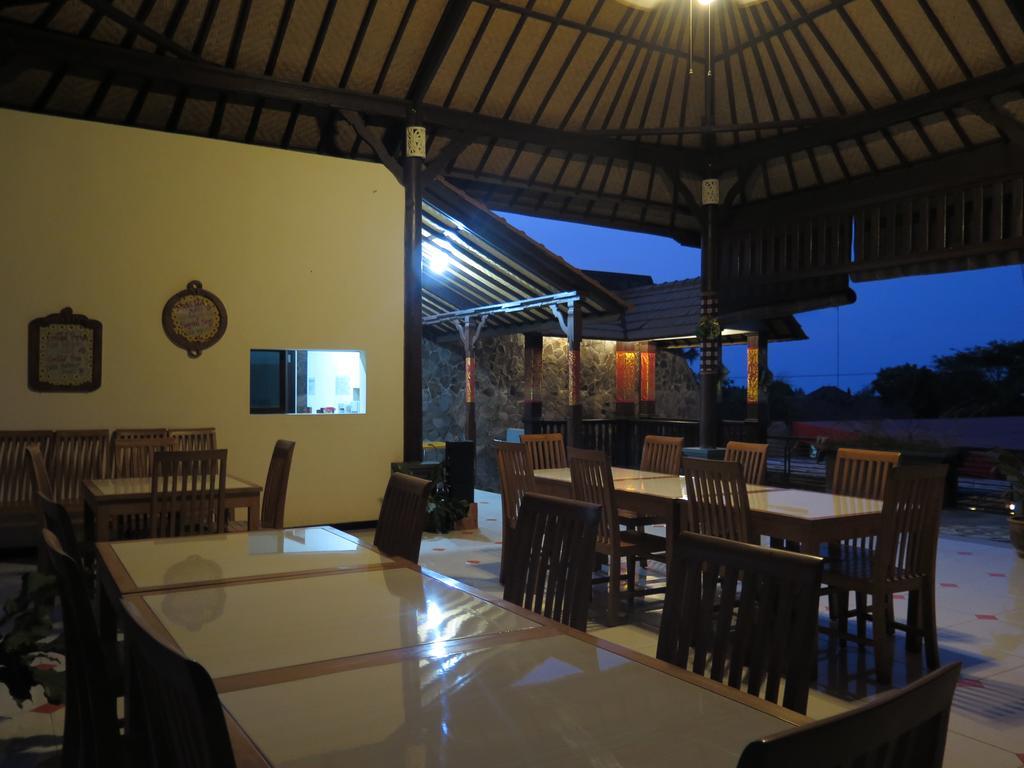 Antari Hotel Pemuteran Exterior photo