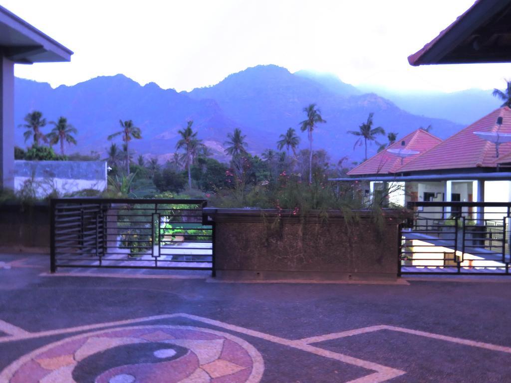 Antari Hotel Pemuteran Exterior photo