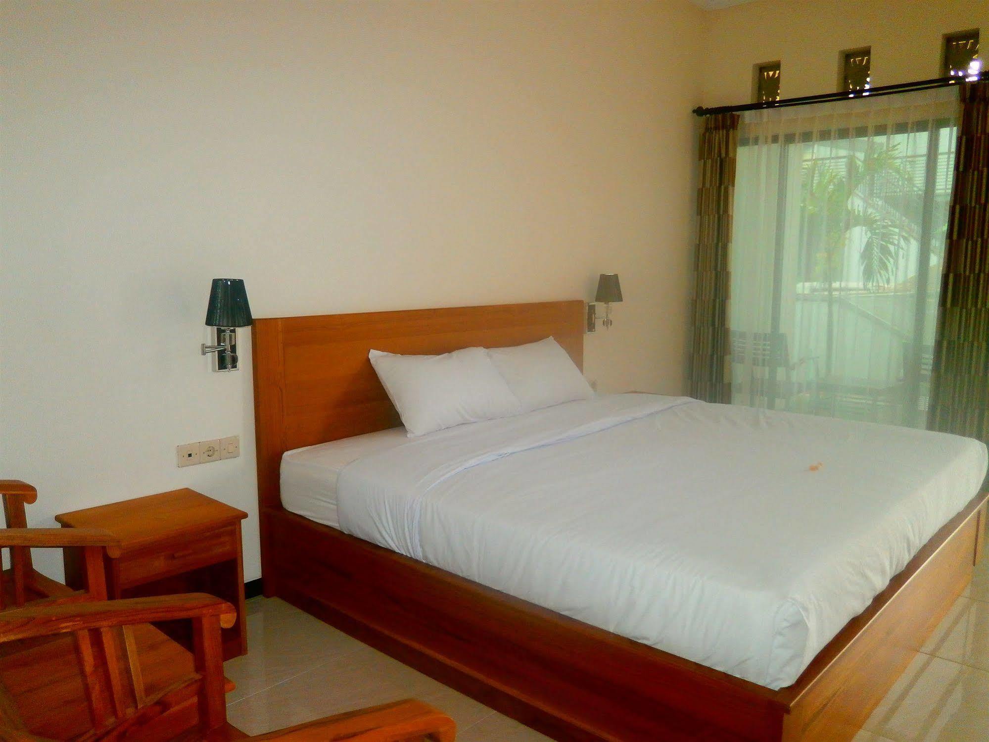 Antari Hotel Pemuteran Exterior photo