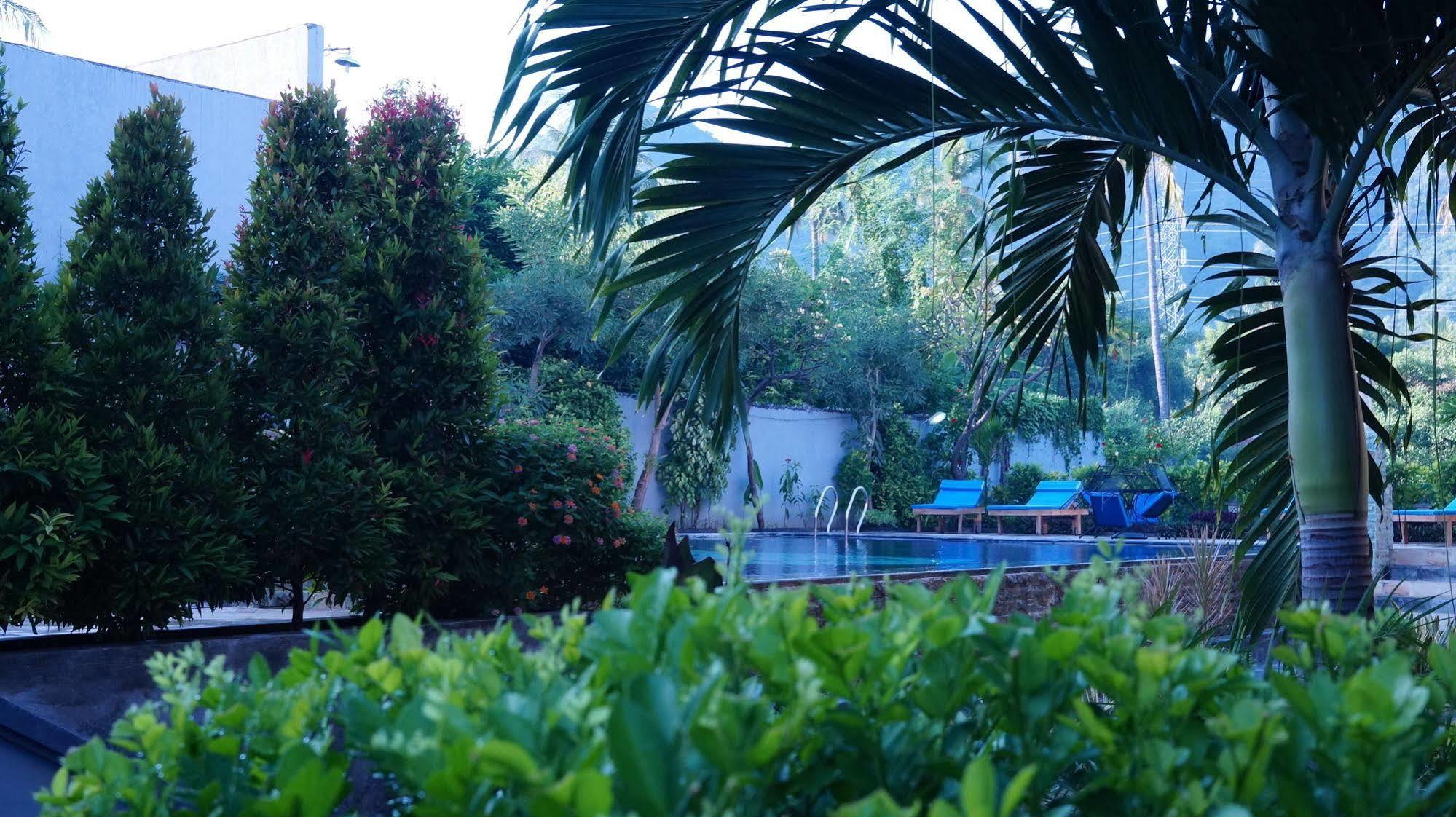 Antari Hotel Pemuteran Exterior photo