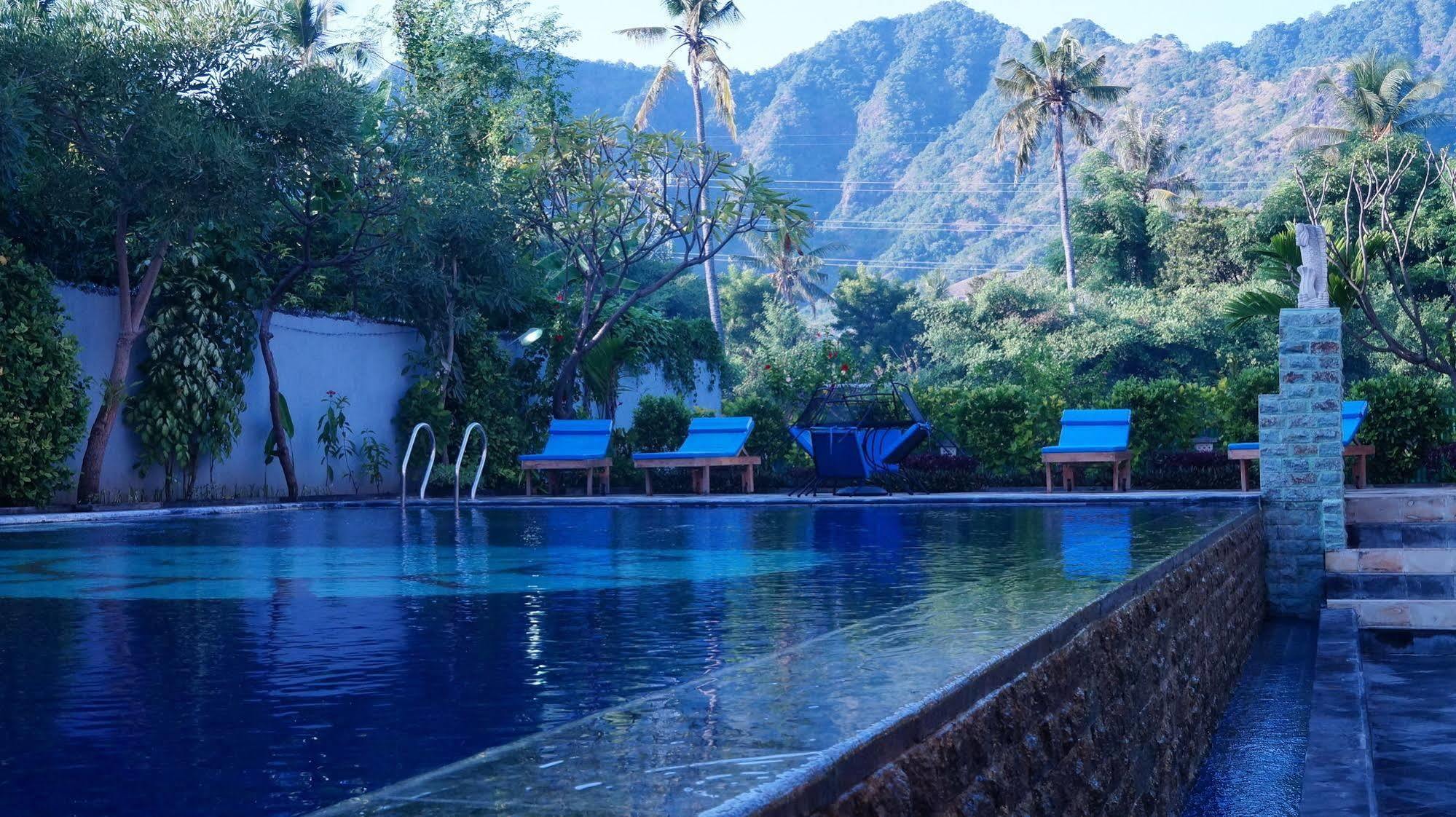 Antari Hotel Pemuteran Exterior photo