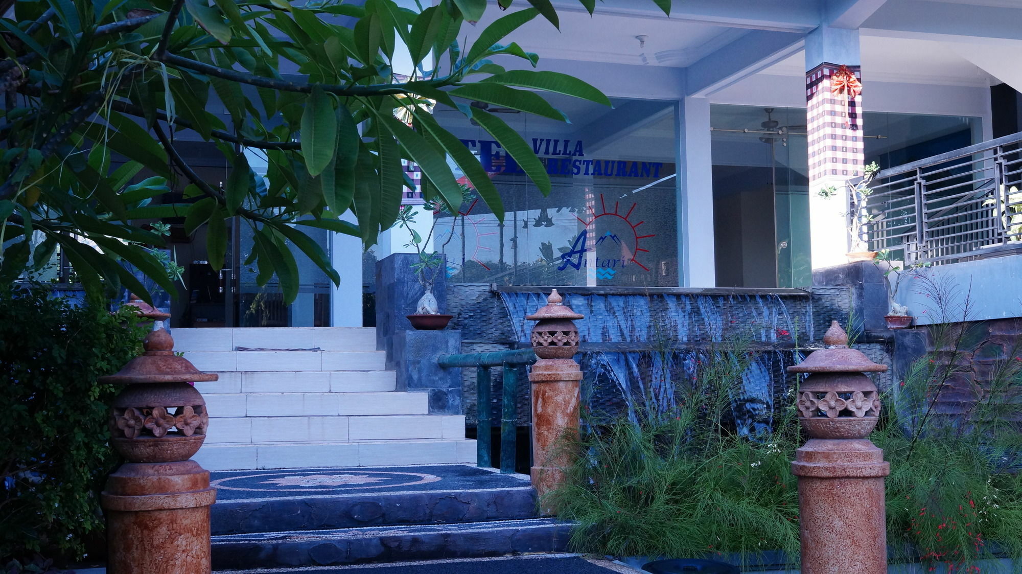 Antari Hotel Pemuteran Exterior photo