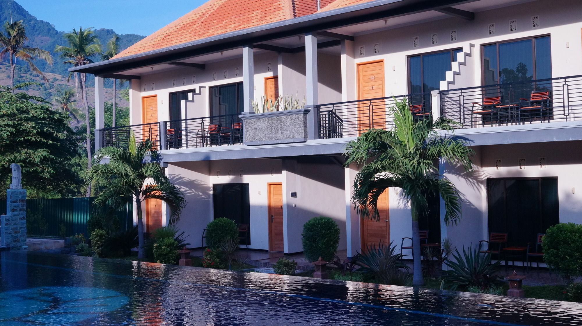 Antari Hotel Pemuteran Exterior photo